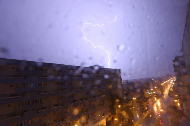 Constănțenii au primit mesaj RO-Alert pentru cod roșu de vreme rea la ora 3 dimineața