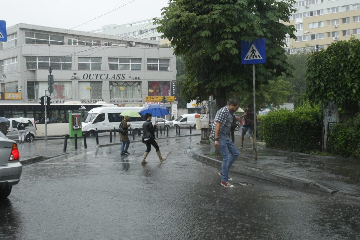 Avertizare Meteo Pentru București Vreme Caniculară Dar și