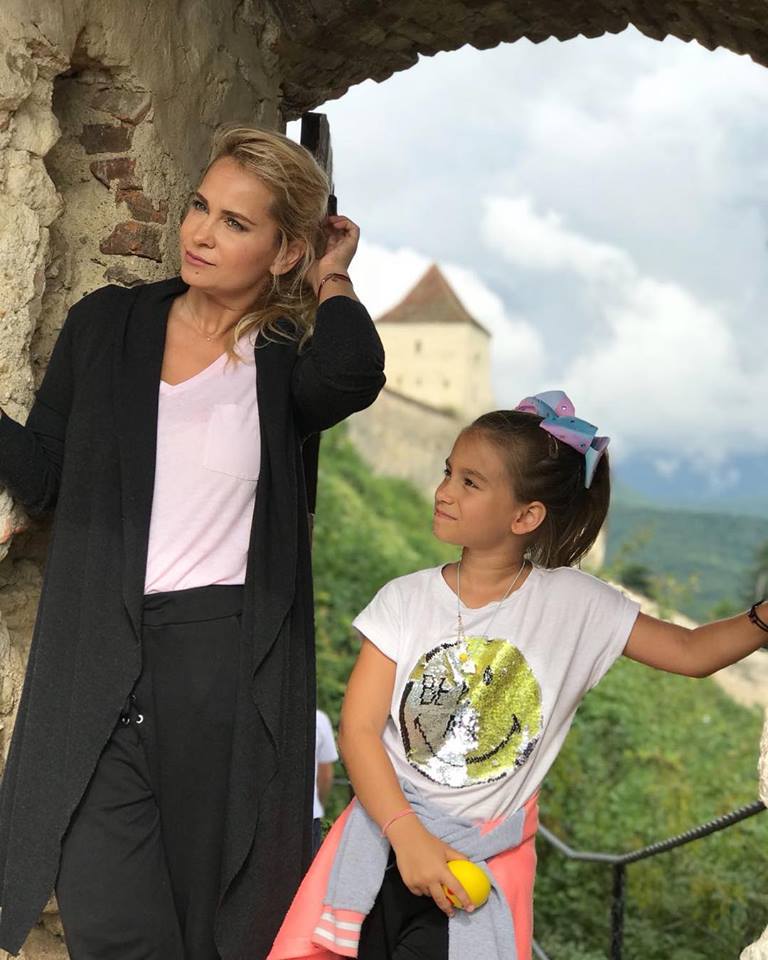 VIDEO/ Paula Chirilă i-a făcut cont de Instagram fiicei sale, dar postează numai ea, pentru a o proteja