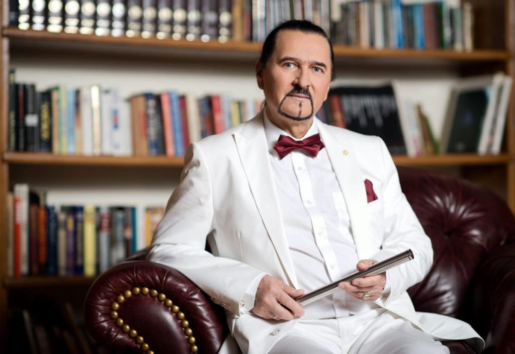 Escroc promovat de Pro TV și Antena 3! Mută norii, vorbeşte cu extratereştrii şi a descoperit tinereţea veşnică. Cum s-a umplut Sala Palatului cu promisiunile false ale „regelui paranormalului” Albert Ignatenko | VIDEO