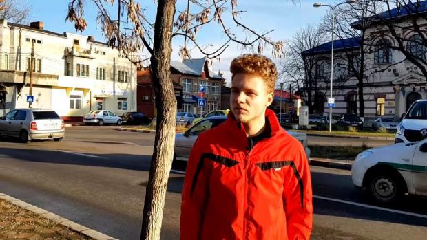 Victorie definitivă în instanță pentru elevul care a primit nota 2 la purtare pentru că și-a ironizat profesoara: nota va fi ștearsă și va primi daune morale