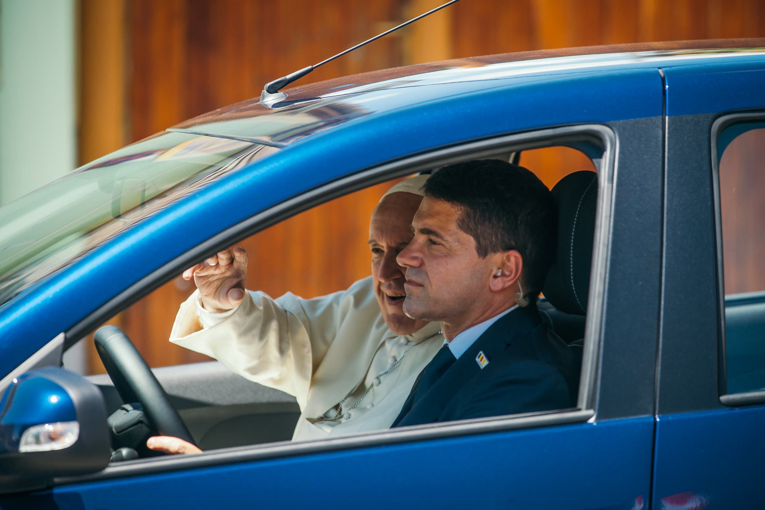 FOTOREPORTAJ DOCUMENTARIA / Ziua în care s-a făcut dreptate pe Câmpia Libertății: „să fie de acum înainte numiți Fericiți”! Papa Francisc a beatificat șapte episcopi martiri la Blaj