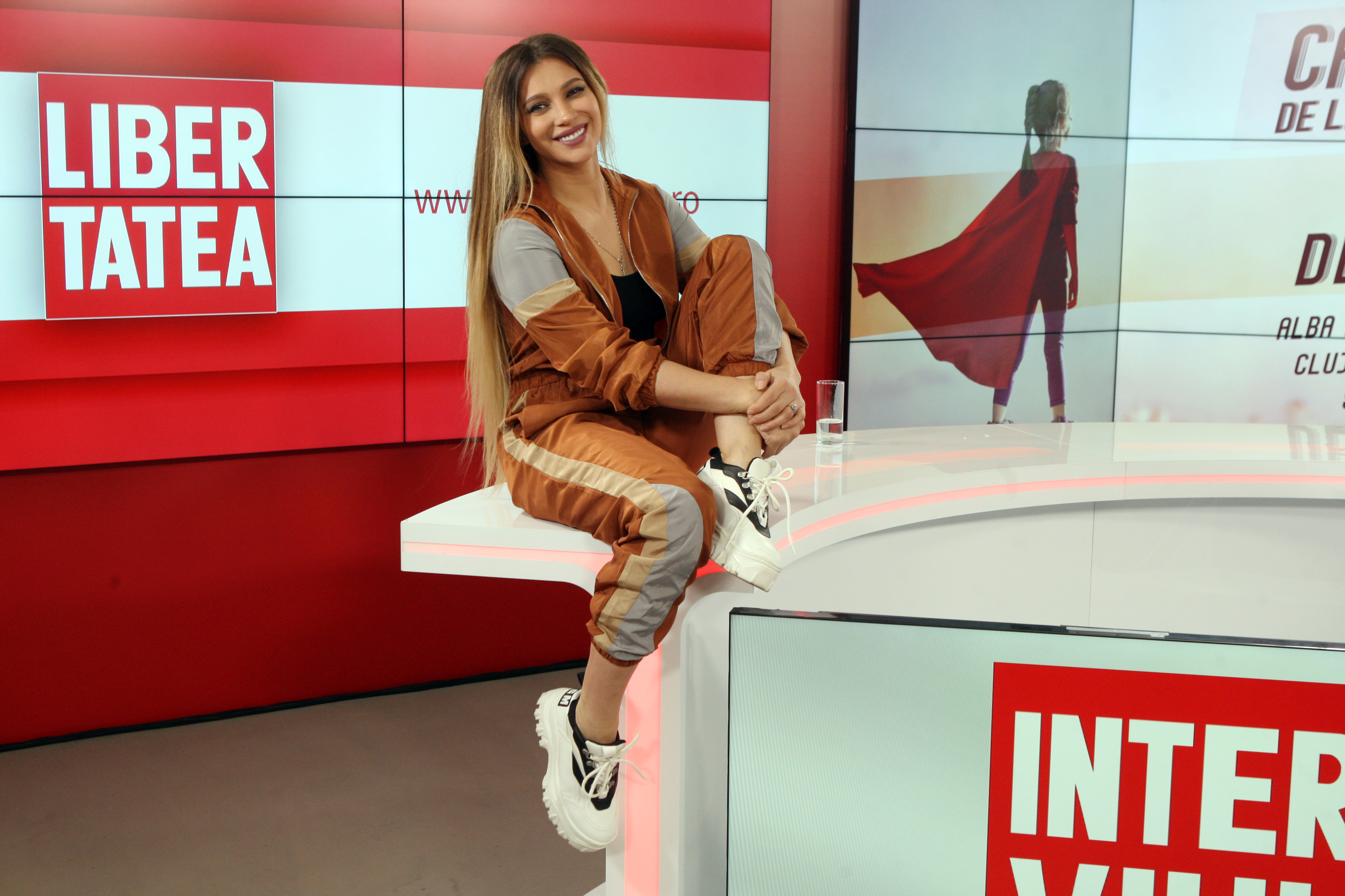 Lora rămâne la PRO TV și după ce se întoarce Adela Popescu din concediul maternal
