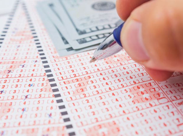 Noroc incredibil al unui bărbat din statul Virginia. A completat 264 de bilete la loto, iar toate au fost câștigătoare
