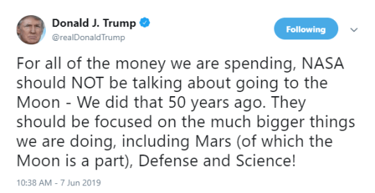 Donald Trump crede că Luna face parte din Marte!