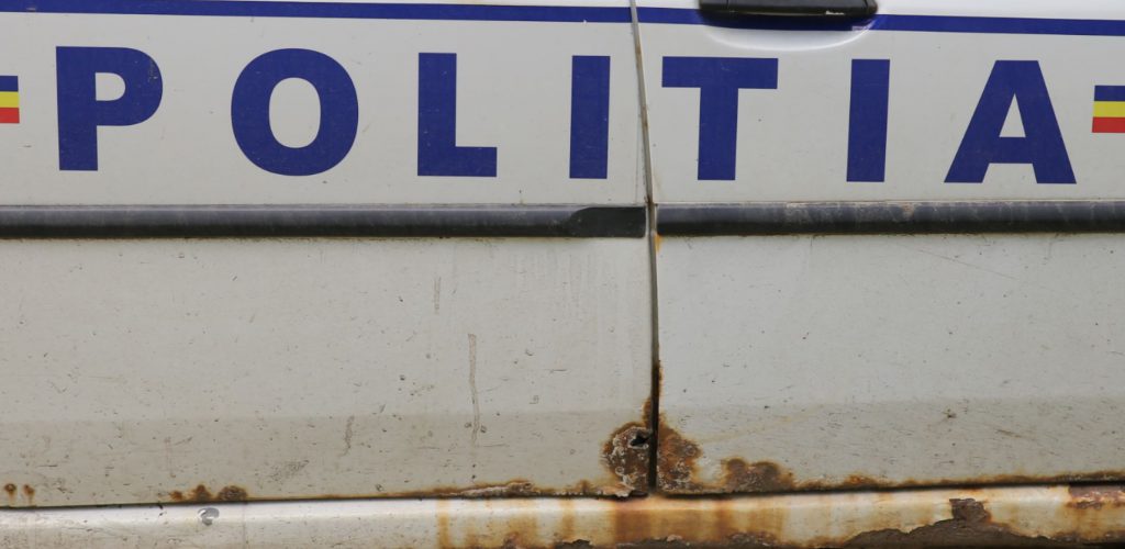 Poliția are mașini atât de vechi, că trebuiau casate de două ori! Poliţiştii încă pleacă în misiuni cu Dacii 1310, Solenza şi autospeciale ARO fabricate în anii ’90!