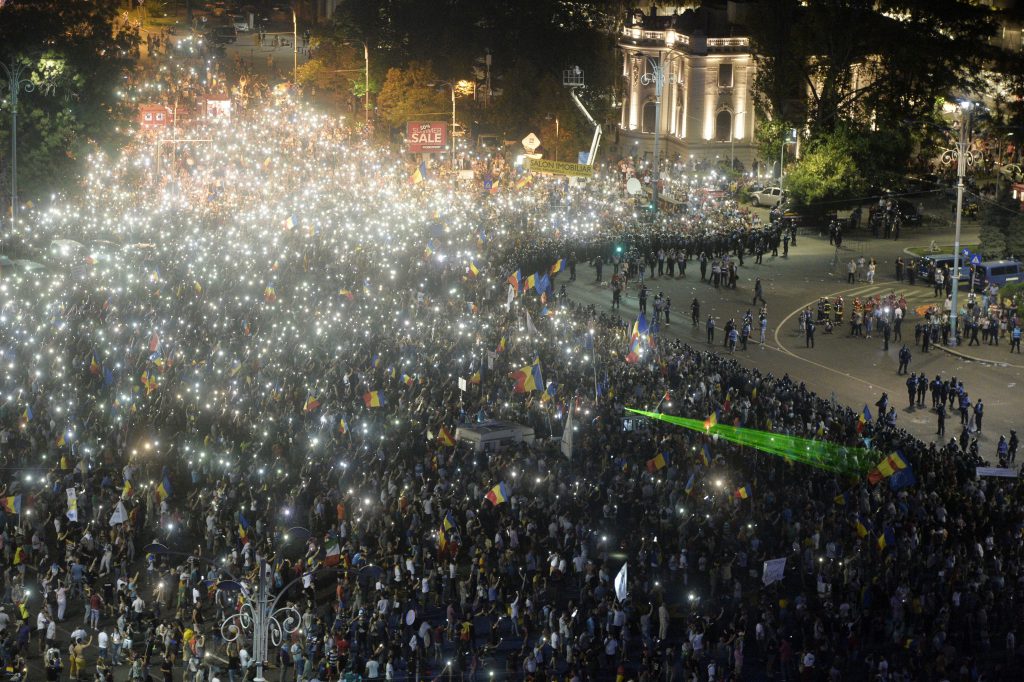 Agenția Agerpres a furnizat toate filmările și fotografiile cu manifestanții din 10 august la cererea poliției lui Carmen Dan, „ca să fie identificați oamenii”! Șeful departamentului video a refuzat, dar conducerea s-a executat. „Se pregătea represiunea împotriva manifestanților!”