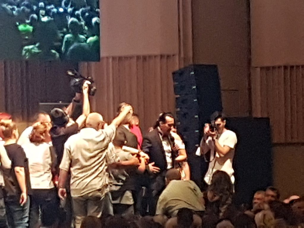 Escroc promovat de Pro TV și Antena 3! Mută norii, vorbeşte cu extratereştrii şi a descoperit tinereţea veşnică. Cum s-a umplut Sala Palatului cu promisiunile false ale „regelui paranormalului” Albert Ignatenko | VIDEO