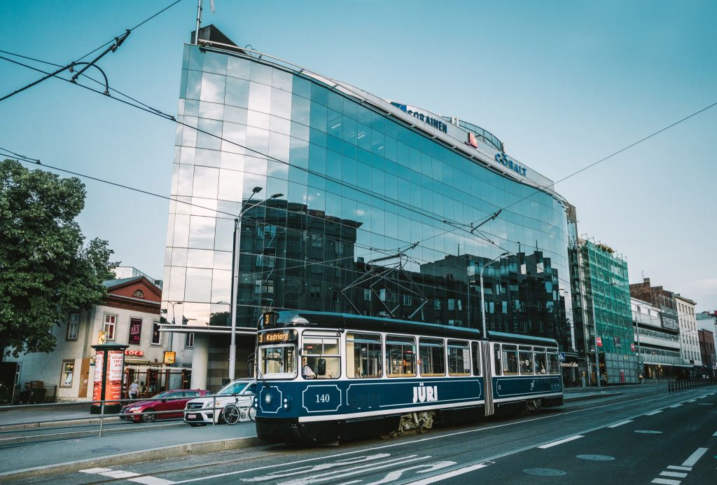 Am fost acasă la primul judecător-robot al lumii! În Estonia, cele mai simple procese civile sunt tranșate de inteligența artificială. „Doar 10% din cazuri sunt contestate de om” | CORESPONDENȚĂ DIN TALLINN (1)
