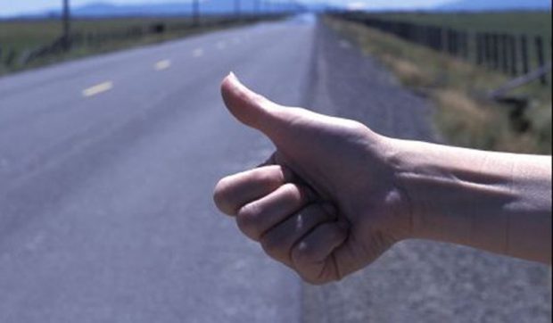 Un piteștean de 70 de ani, cercetat după ce a agresat sexual o adolescentă pe care a luat-o la ocazie