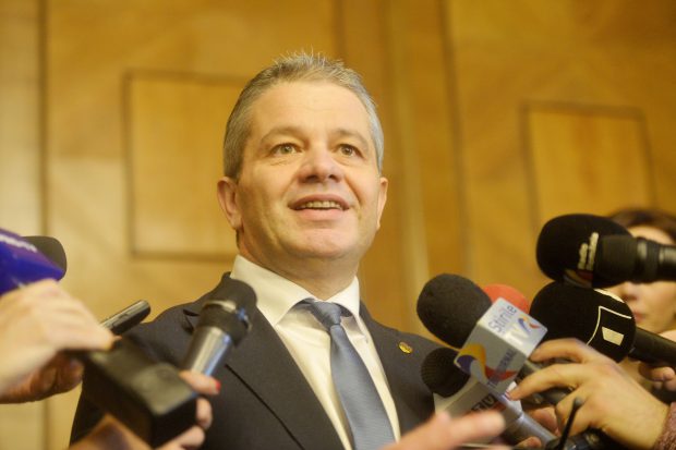 Universitatea de Vest Timişoara a cerut cu întârziere anularea în instanță a diplomei de doctor a lui Florian Bodog. Ce spune fostul ministru acuzat de plagiat