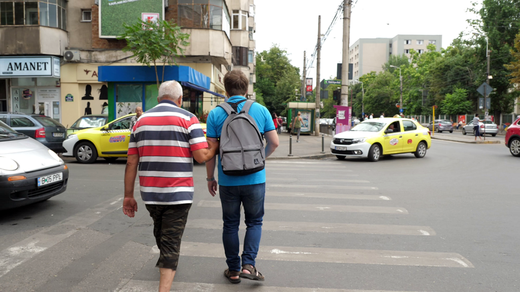 Povestea de viață a unui nevăzător care de 21 de ani trăiește și simte cu alți „ochi”. „Eu sunt într-o altă lume”