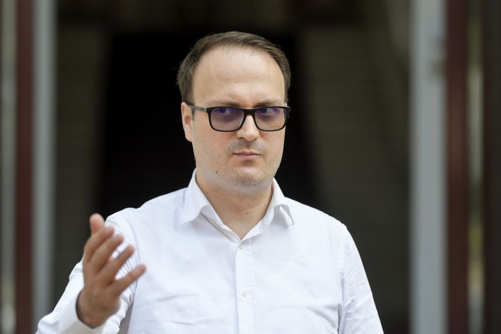 Sociologul Barbu Mateescu Despre Candidatura Lui Alexandru CumpÄƒnaÈ™u IncearcÄƒ SÄƒ DevinÄƒ Cunoscut Printr Un Incident Grav Libertatea