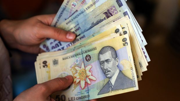 Salariul minim în România crește de la 1 iulie: cu cât vor avea în plus angajații și ce impact are această măsură