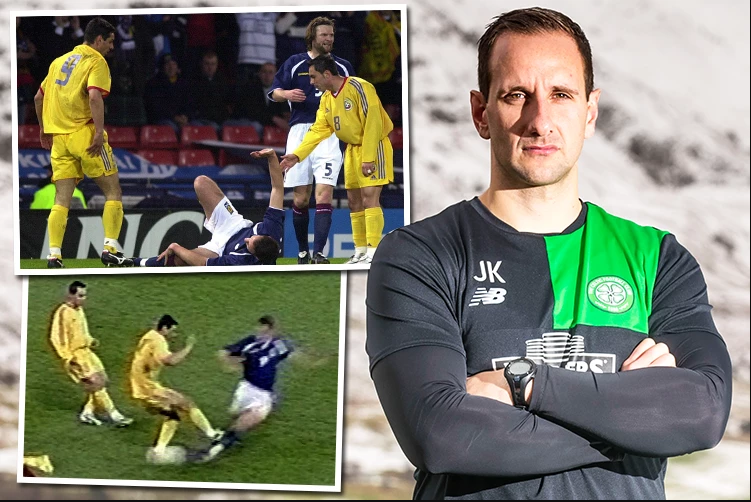 Antrenorul secund al lui Celtic e John Kennedy, fotbalistul scoțian căruia Ionel Ganea i-a rupt piciorul în 2004 și i-a distrus cariera. Kennedy vine în România, pentru meciul cu CFR Cluj, din turul III al Ligii Campionilor. ”Nu-i port pică!”