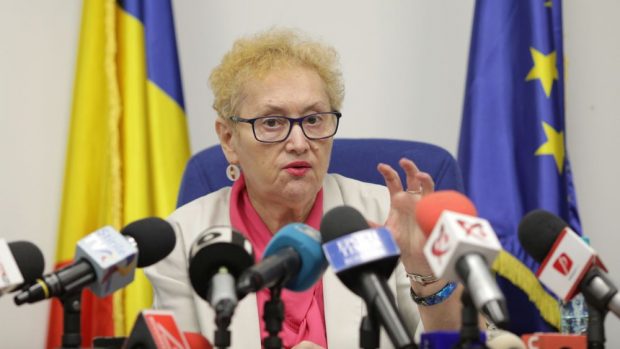 Complicitate tacită PSD-PNL la tergiversarea revizuirii pensiilor militare. Cazul Avocatului Poporului: ținut în funcție, deși putea fi schimbat din vară