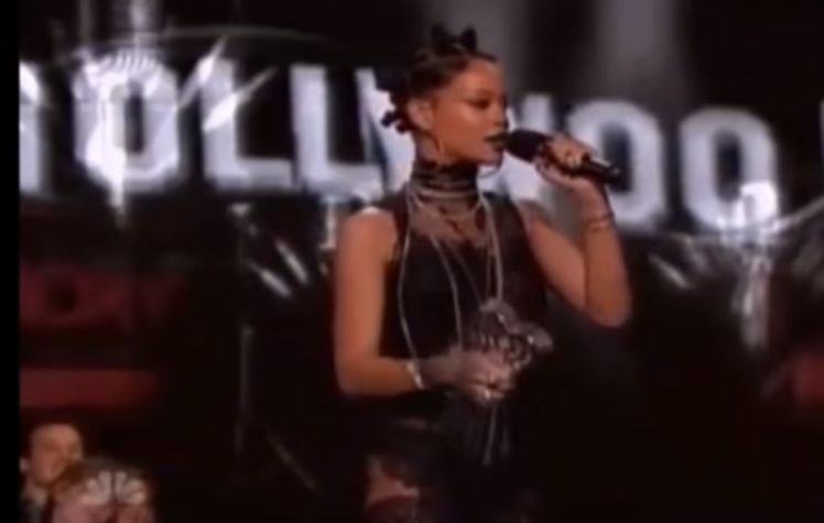 Fetița care seamănă perfect cu Rihanna a semnat primul ei contract ca model