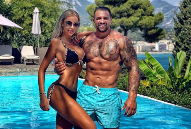 Imagine Stire Bianca Drăgușanu a venit însoțită de bodyguarzi la notar, pentru a divorța de Alex Bodi. Situația a scăpat de sub control | 2review.ro