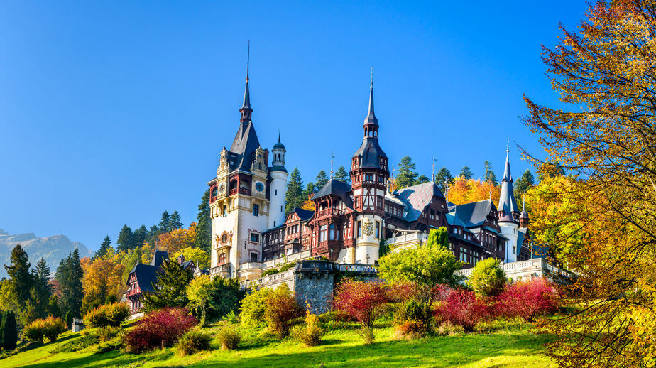 Castelul Peleș - peisaje de toamnă din România