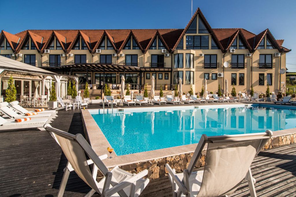 Conacul Archia - hoteluri cu piscine
