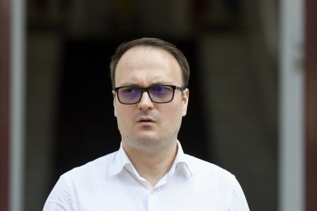 ÎNREGISTRARE. Cum vorbește „profu’ online” Cumpănașu cu o minoră de 14 ani: „Vreau să știi că te iubesc foarte mult”, „Tu ești sufletul meu”