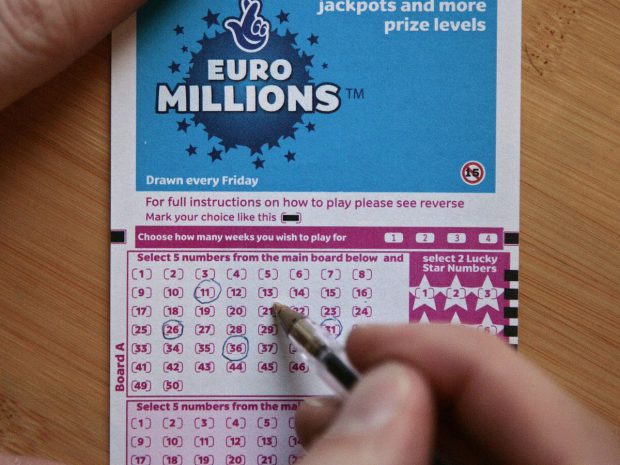 Locuitorii unui sat belgian au câștigat 143 de milioane de euro la loteria EuroMillions