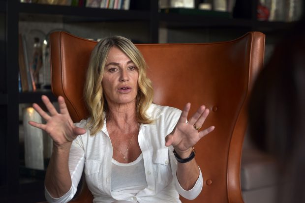 În ziua în care a împlinit 60 de ani, Nadia Comăneci a fost decorată de Klaus Iohannis