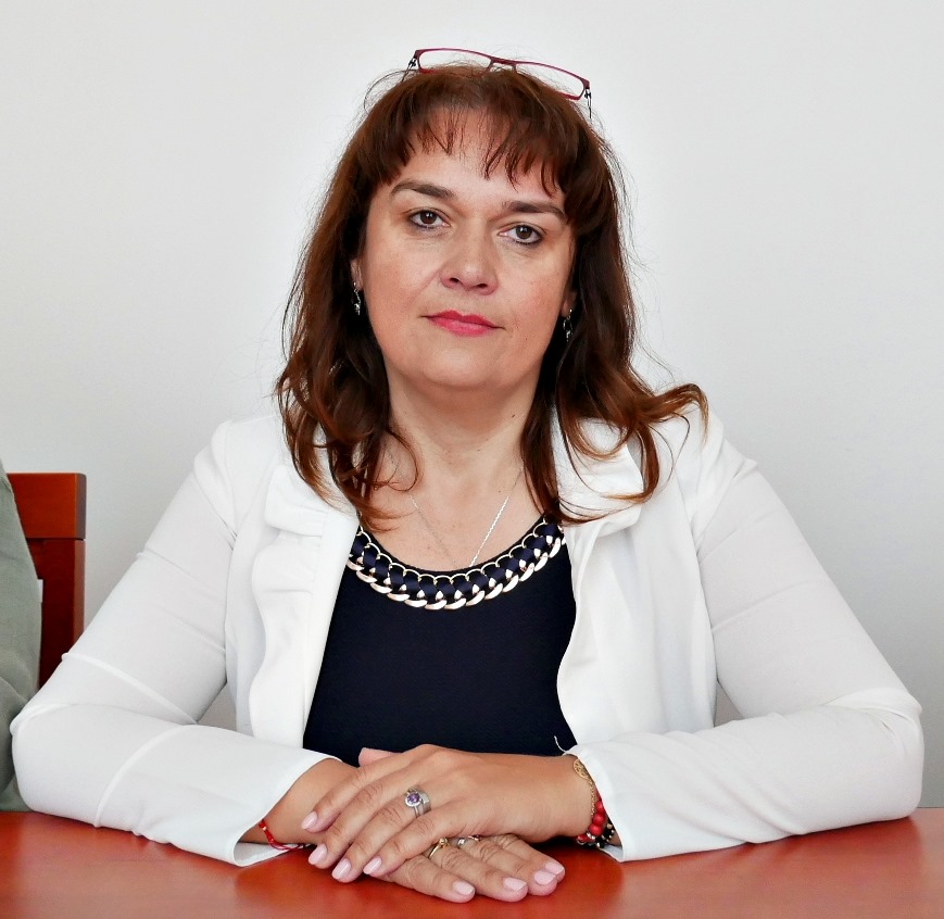 Șapte rectori și-au câștigat dreptul la al treilea mandat, interzis prin lege, folosind călătorii în Maldive, Thailanda, Bosnia și Burundi!