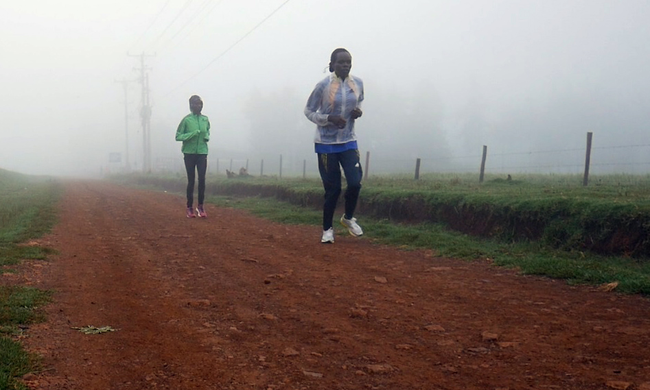 Am ajuns la 2.400 de metri în inima Africii, unde e cea mai mare densitate de campioni. Și am găsit un antrenor român!