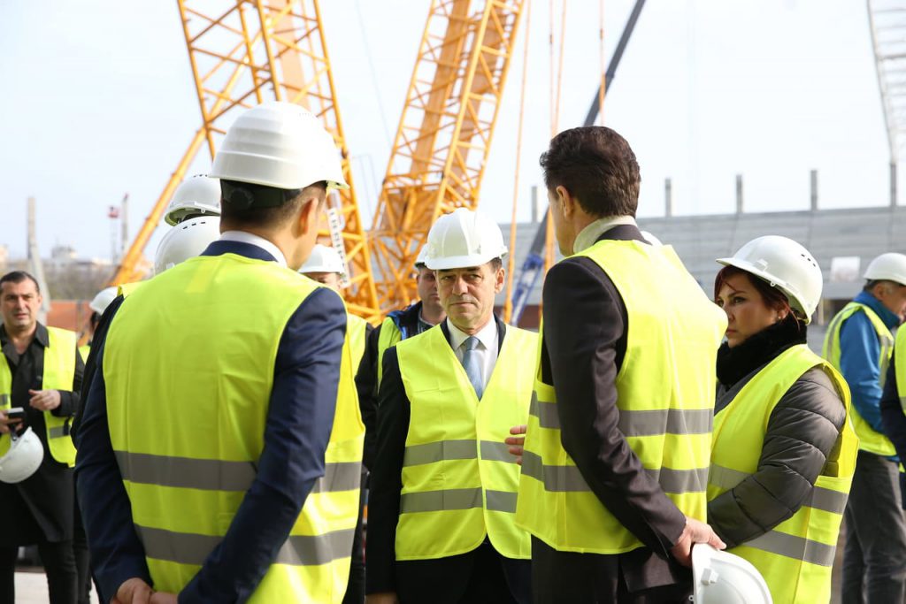 Premierul Ludovic Orban, vizită la stadioanele EURO 2020: ”Patru ani nu s-a făcut aproape nimic”