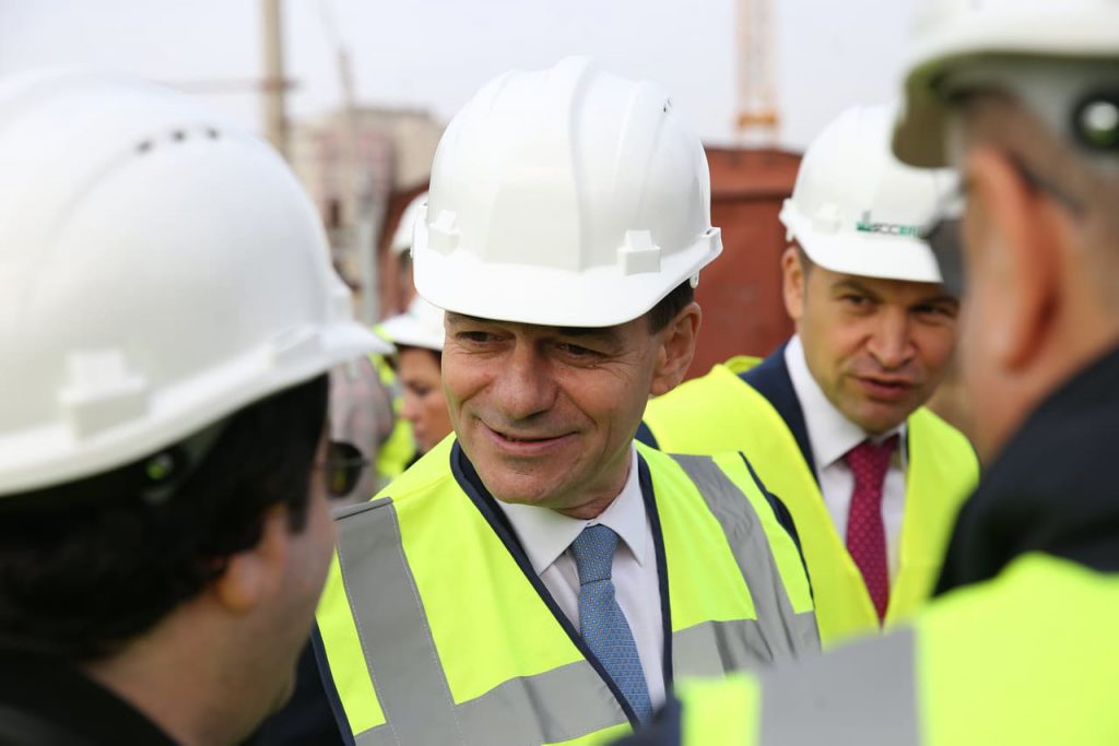 Premierul Ludovic Orban, vizită la stadioanele EURO 2020: ”Patru ani nu s-a făcut aproape nimic”