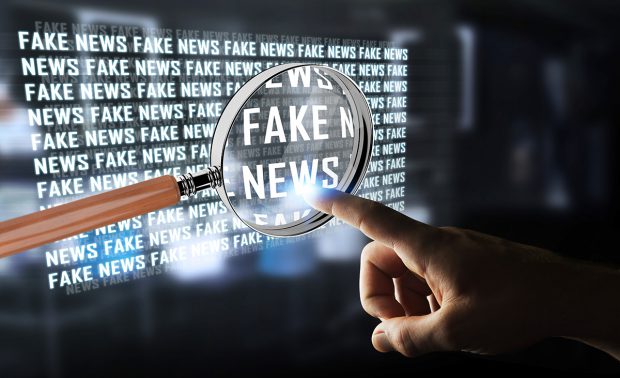 Două fake news-uri virale pe vaccinurile anti-COVID, dezmințite. Ce este de fapt în spatele poveștilor cu „medicul grec” și „asistenta portugheză”