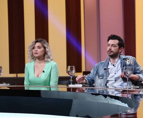 Soția lui Marius Moga, în bucătăria Chefi la cuțite alături de artist. Cum arată acum Bianca Lăpuște