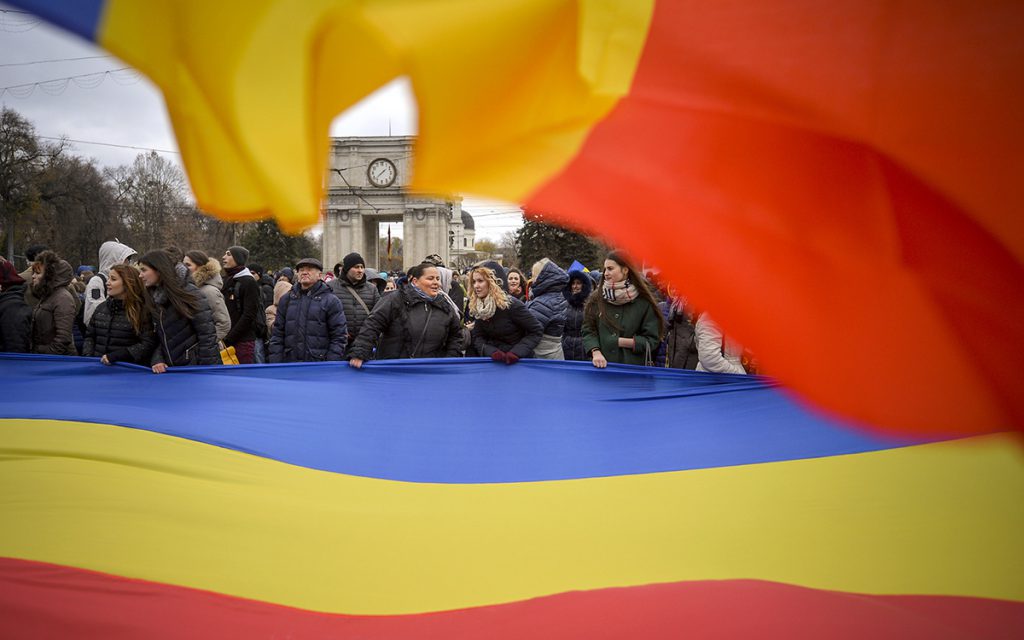 CORESPONDENȚĂ DE LA CHIȘINĂU. ”Acolo sunt buneii și străbuneii noștri”. Ce așteaptă moldovenii de peste Prut de la viitorul președinte al României