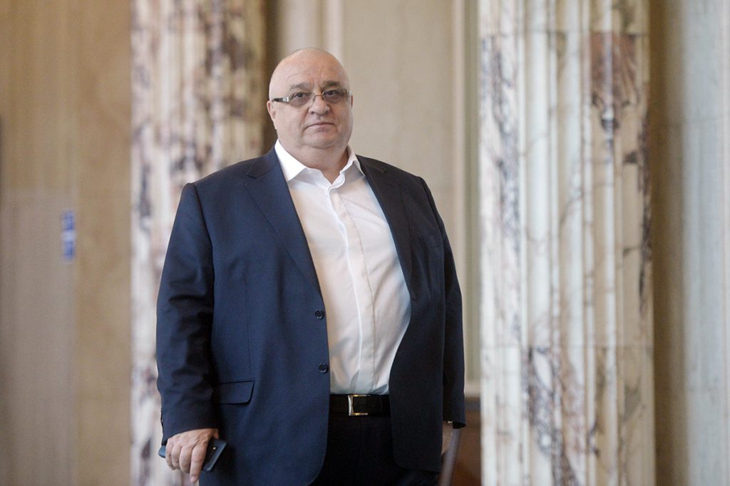 Cel mai puternic funcţionar din Ministerul Sănătăţii, Georgeta Bumbac, adună din consilii de administrație cât preşedintele ţării: peste 5.500 de euro pe lună!
