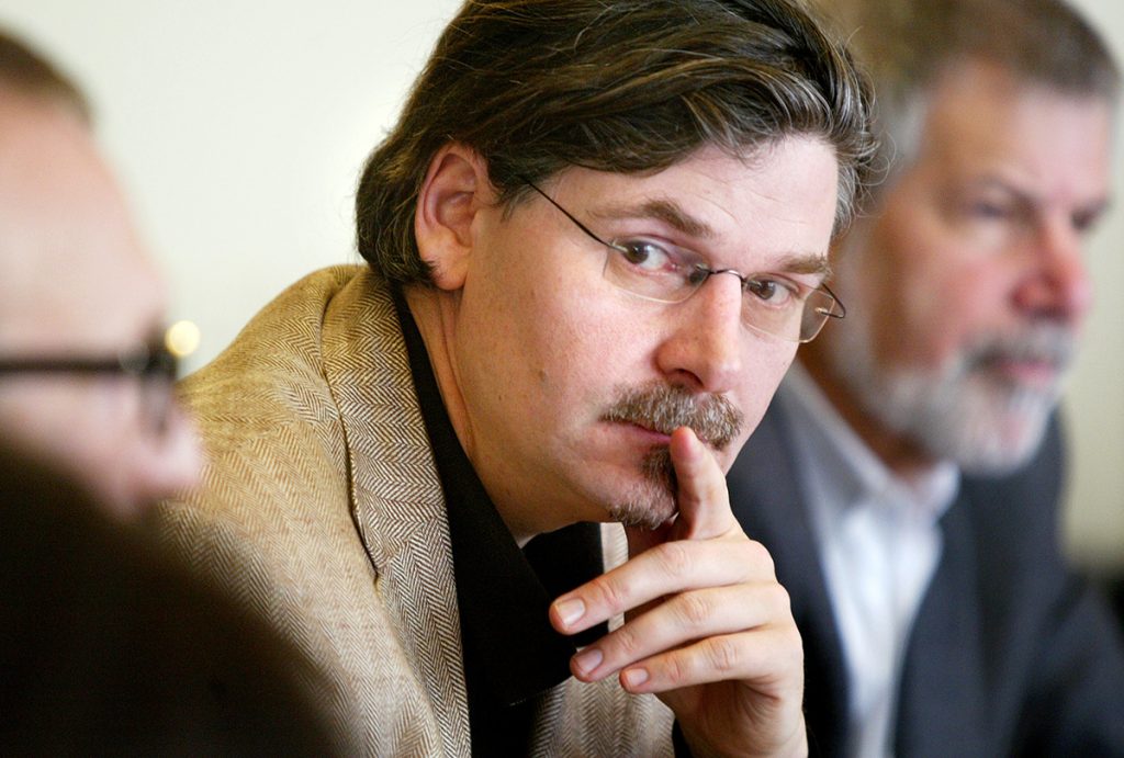 Victoria clară pune o mare responsabilitate pe umerii dreptei. Vor continua Iohannis și PNL populismul de campanie sau se vor îngriji de buna guvernare?