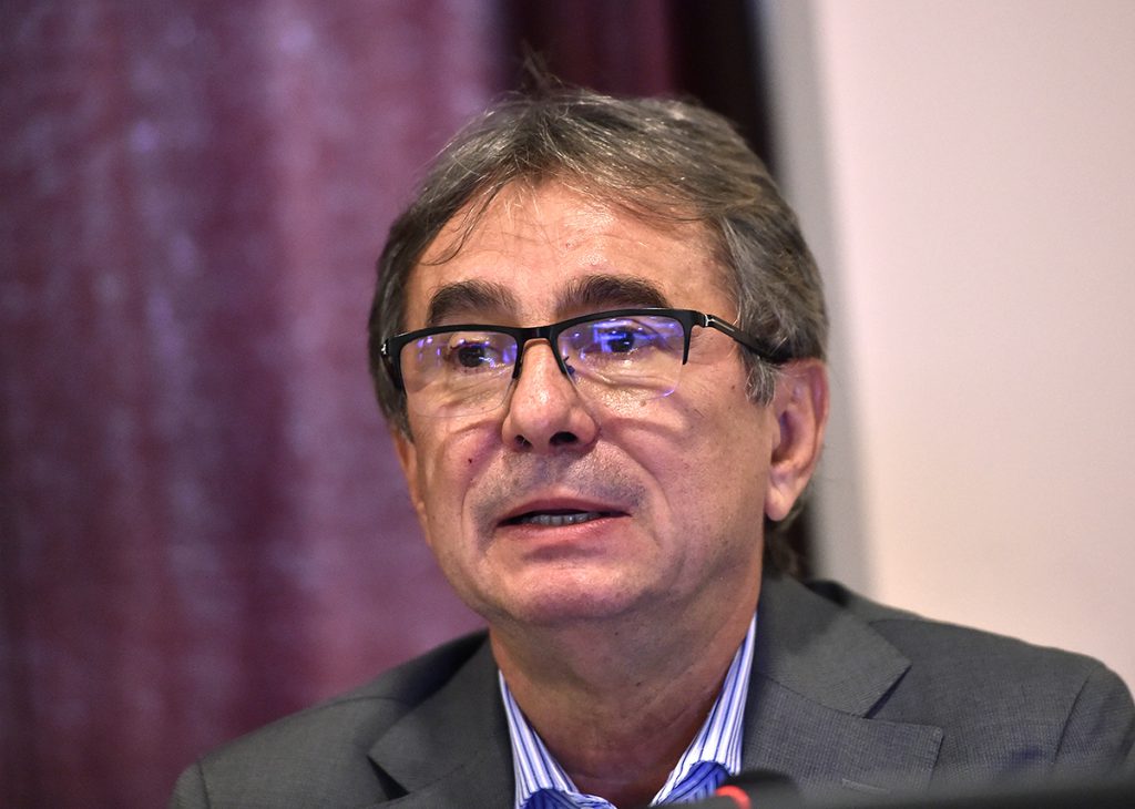România a achiziționat în regim de urgență 200 de ventilatoare și încearcă să-și crească numărul de paturi ATI, care pot face diferența între viață și moarte. Câte avem?