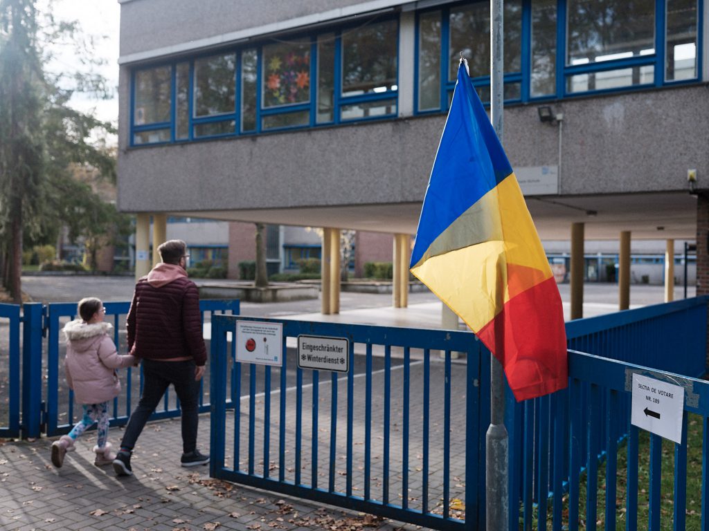 Românii din Germania, alături de copii la urne. Pentru ce au votat: „Să nu mai simtă și alții dorul de părinți, cum simțim noi“