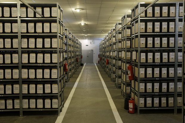Arhivele Române au tăiat accesul cercetătorilor la unele documente. Mesajul istoricilor: „Un atac la adresa libertăților fundamentale”