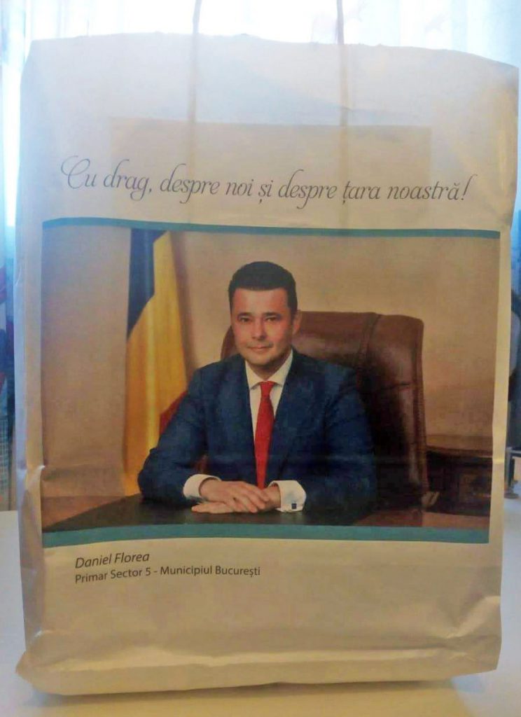 Ce primesc copiii din Sectorul 5 de Moș Nicolae? Materiale promoționale cu poza primarului Daniel Florea!