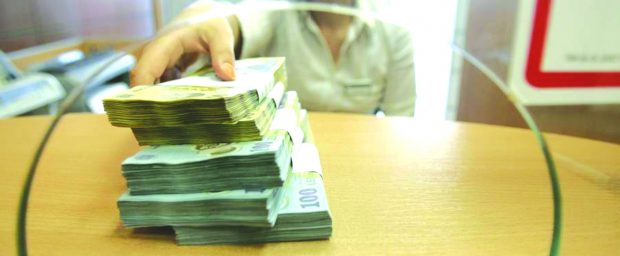 Ce salariu poți să obții dacă te angajezi într-o bancă