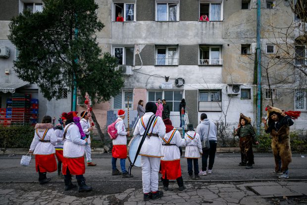 „Colindele la boxă nu sunt colinde”. Mesajul Poliției pentru cei care tulbură liniștea publică