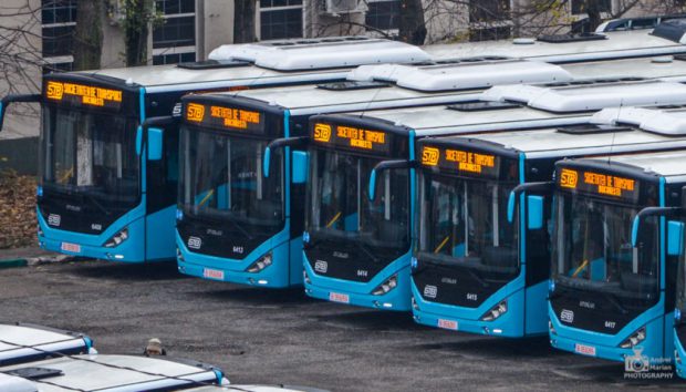 G4Media: Coadă pentru angajare la STB, după ce compania a anunțat concedieri în rândul șoferilor. Care sunt cerințele și cât câștigă un șofer de autobuz