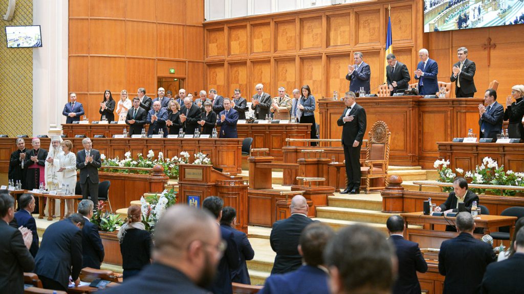 Klaus Iohannis a depus jurământul pentru cel de-al doilea mandat: ”Bilanțul ultimilor 30 de ani nu este satisfăcător”