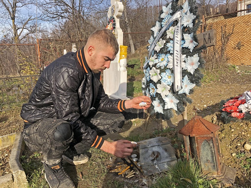 Povestea răscolitoare a unuia dintre sclavii de la Berevoești: eliberat din lanțuri, a muncit cu ziua și a murit grav bolnav. I-a ajutat cu adevărat societatea?