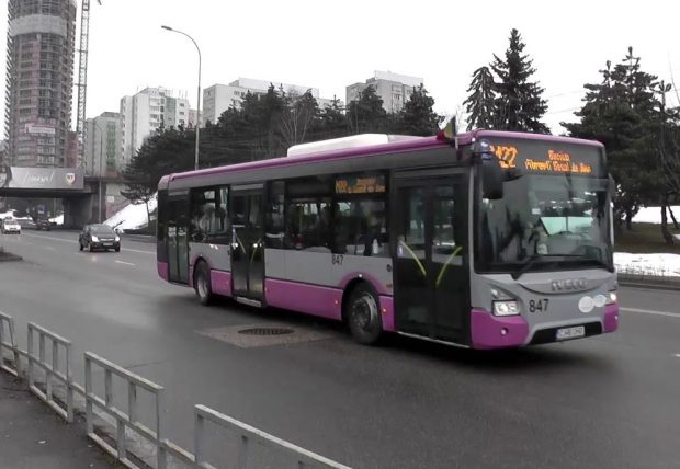 Primăria Cluj-Napoca, sancționată de CNCD pentru decizia de a amenda călătorii care urcă în autobuze cu îmbrăcăminte murdară