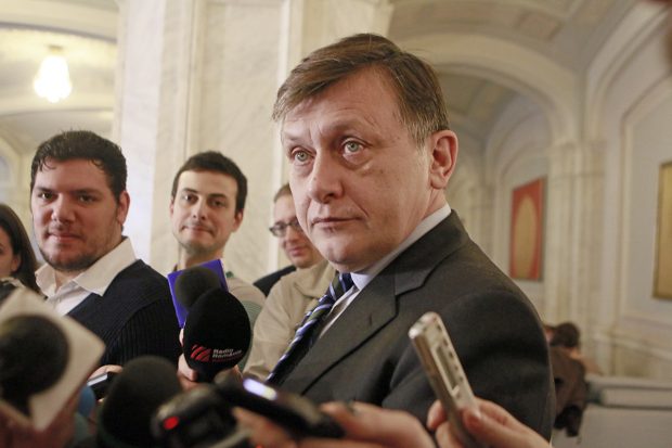Crin Antonescu: Refacerea coaliției PNL-USR, ”o variantă înfundată”. ”Niciodată nu am văzut atâta ostilitate între două partide”