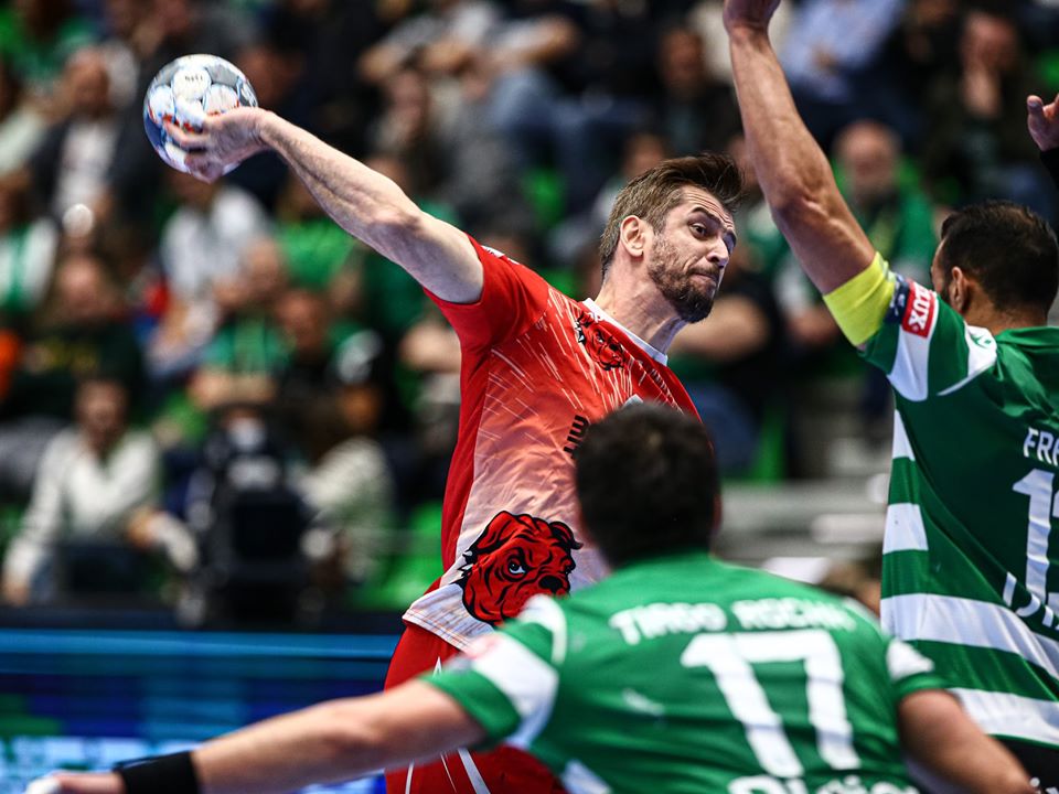 Dinamo - Sporting Lisabona, play-off pentru optimile Ligii Campionilor la handbal masculin. Returul e joacă duminică, de la 17.30, cu casa închisă
