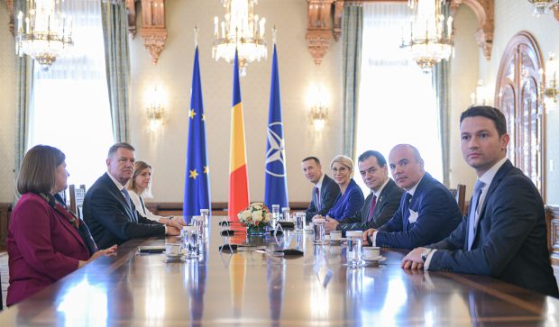 Scurt rezumat al eșecului negocierilor: liberalii le-au spus celorlalți că mai bine merg la slujba de duminică decât să bată apa în piuă!
