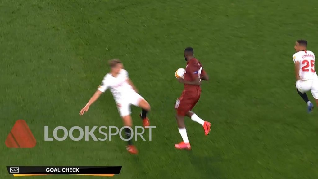 A fost sau n-a fost? Faza hențului lui Traore din meciul Sevilla - CFR a aruncat în aer lumea fotbalului!